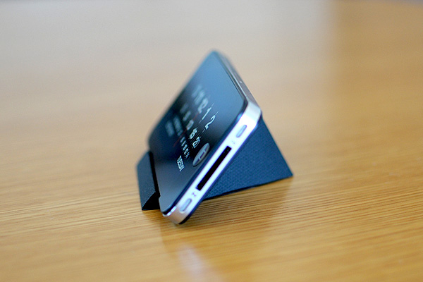 iphone-paperstand-04.jpg